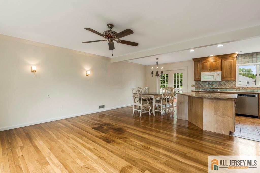 10 Lauri Lane, Middlesex, New Jersey image 15