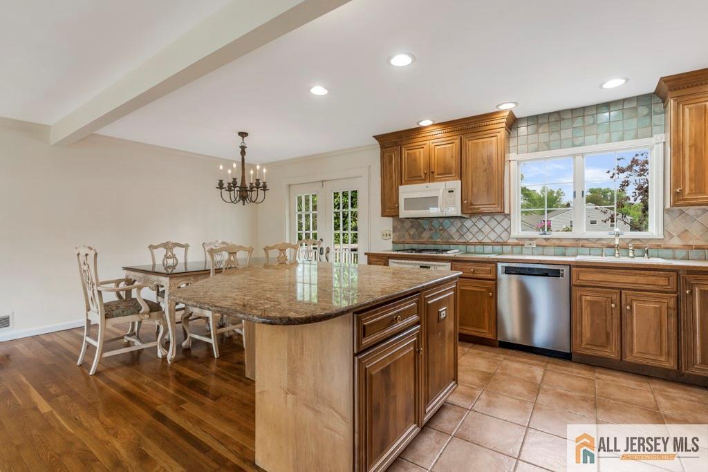 10 Lauri Lane, Middlesex, New Jersey image 13
