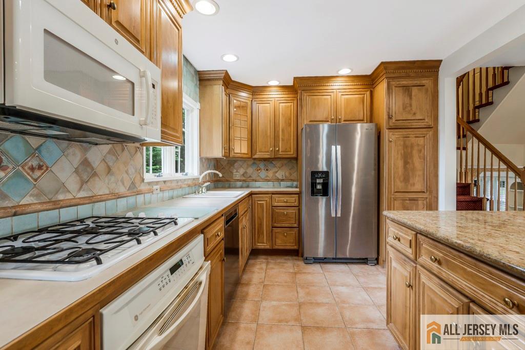 10 Lauri Lane, Middlesex, New Jersey image 10