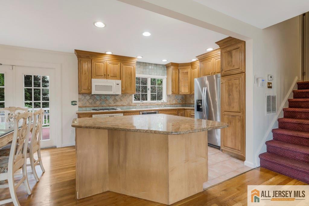 10 Lauri Lane, Middlesex, New Jersey image 17