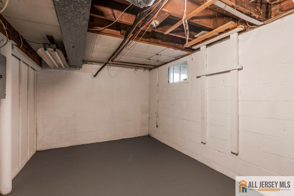 10 Lauri Lane, Middlesex, New Jersey image 26