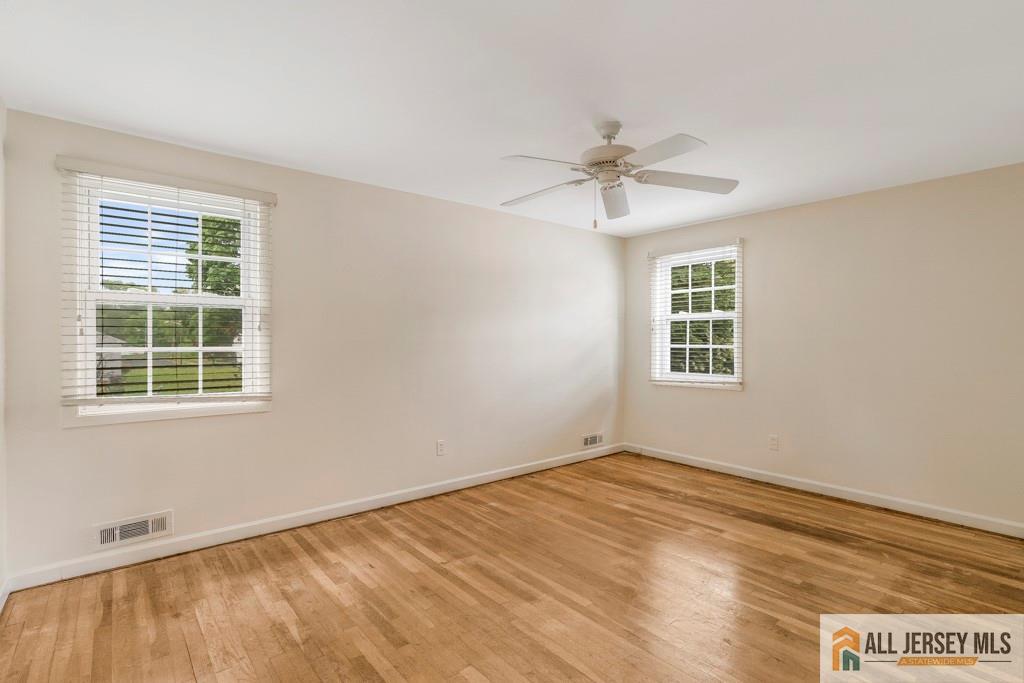 10 Lauri Lane, Middlesex, New Jersey image 22