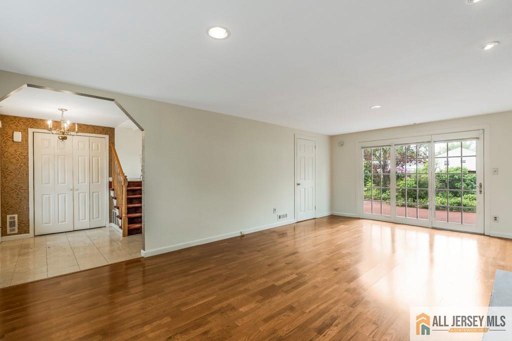 10 Lauri Lane, Middlesex, New Jersey image 5