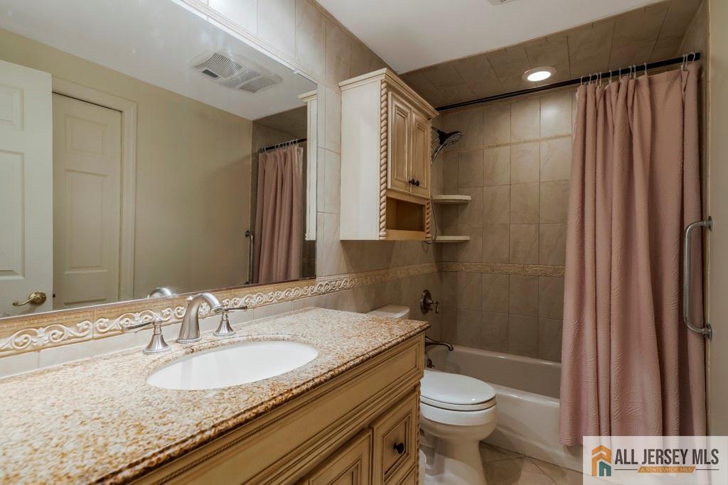 10 Lauri Lane, Middlesex, New Jersey image 20