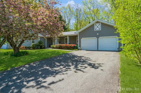 28 Thrush Drive, East Brunswick, NJ 08816 - MLS#: 2512486R