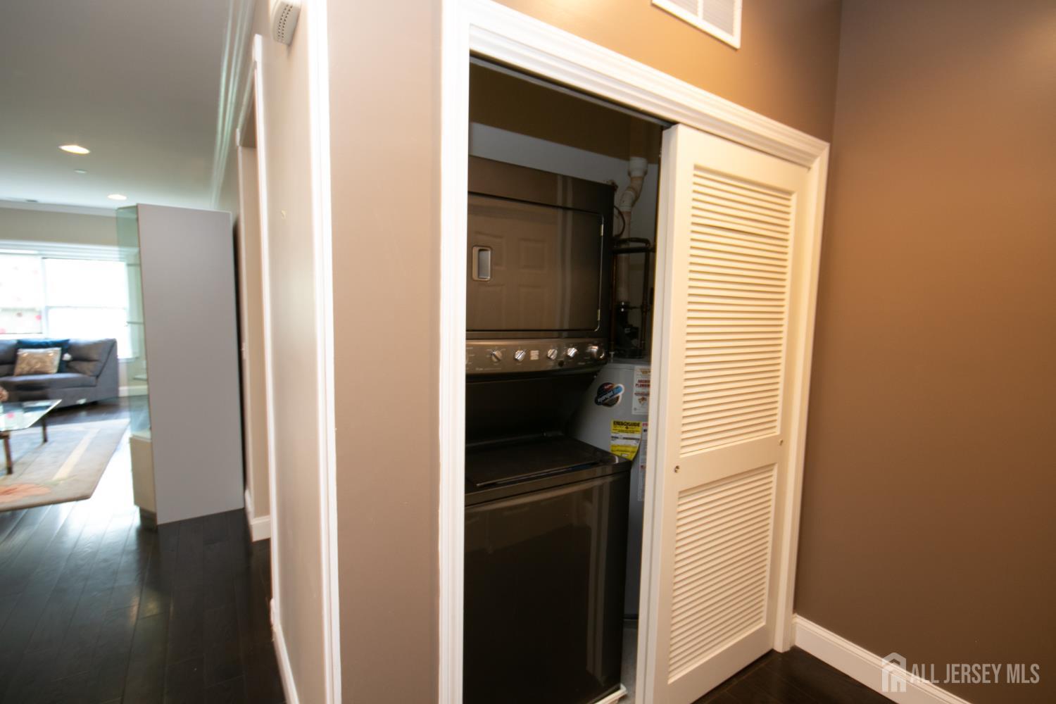 East Brunswick, New Jersey 08816, United States, 2 Bedrooms Bedrooms, ,2 BathroomsBathrooms,Residential,Coming Soon,177476