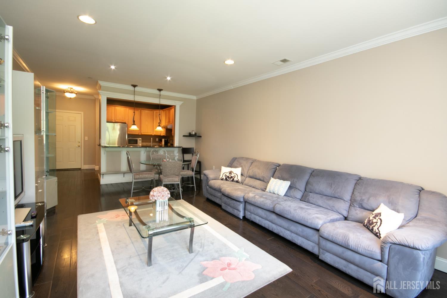 East Brunswick, New Jersey 08816, United States, 2 Bedrooms Bedrooms, ,2 BathroomsBathrooms,Residential,Coming Soon,177476