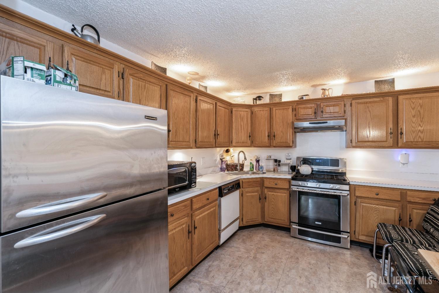 43 Howard Court, Newark, New Jersey image 4