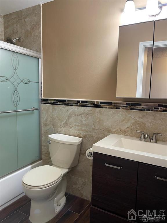 North Brunswick, New Jersey 08902, United States, 3 Bedrooms Bedrooms, ,3 BathroomsBathrooms,Residential,Active,119511