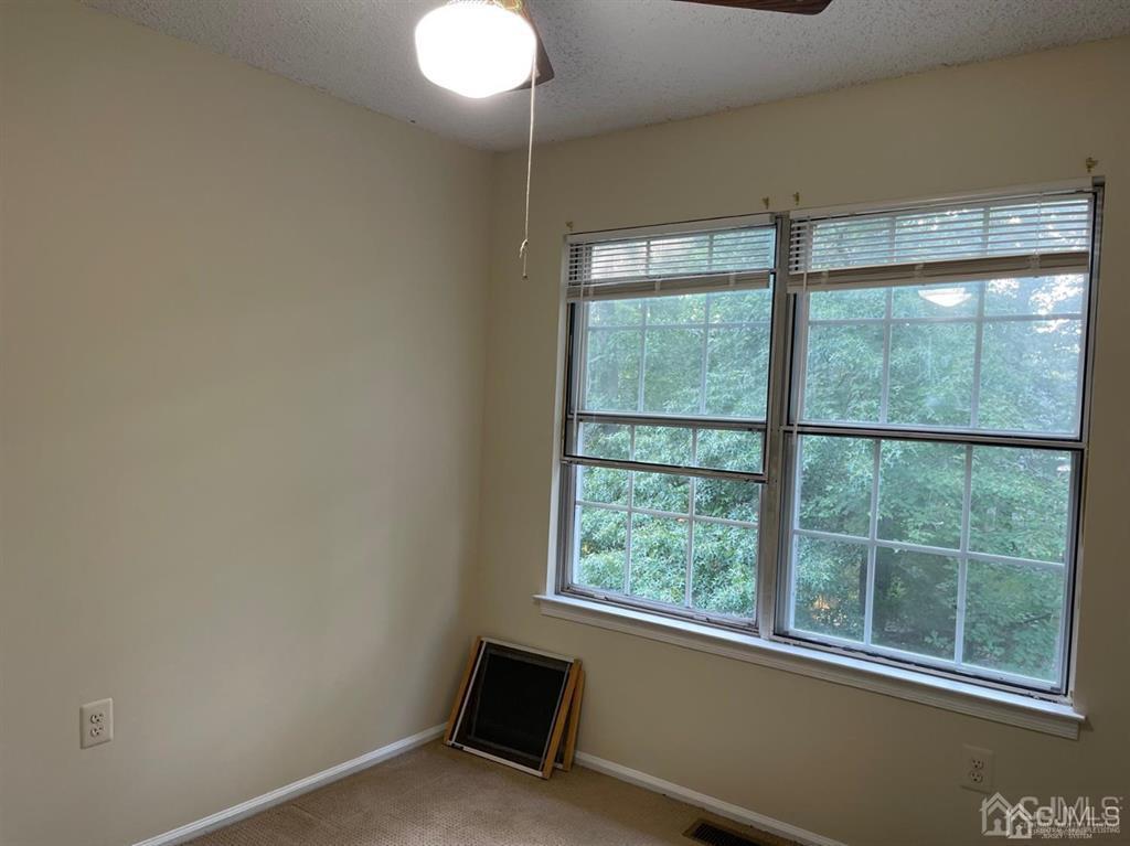 North Brunswick, New Jersey 08902, United States, 3 Bedrooms Bedrooms, ,3 BathroomsBathrooms,Residential,Active,119511