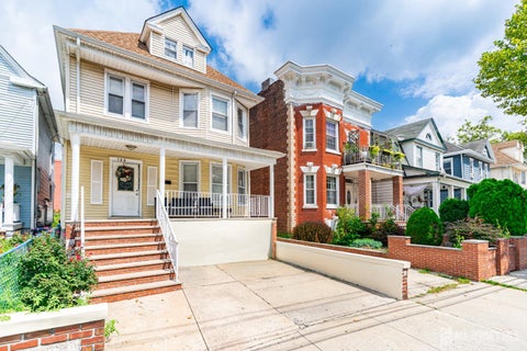 Homes For Sale - 128 Lewis Street<br/> Perth Amboy, NJ 08861