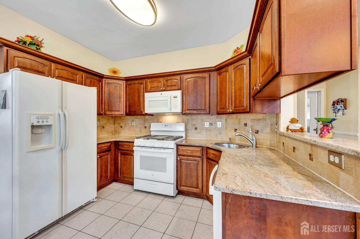 8 Raleigh Way, Franklin, New Jersey image 14