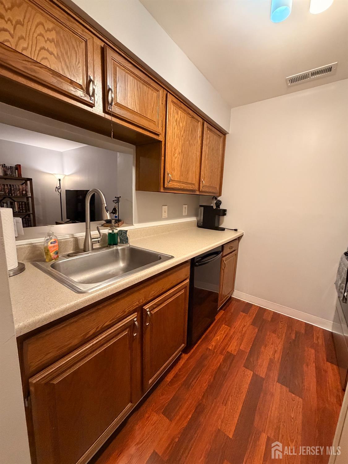 Plainsboro, New Jersey 08536, United States, 1 Bedroom Bedrooms, ,1 BathroomBathrooms,Residential,Coming Soon,242310