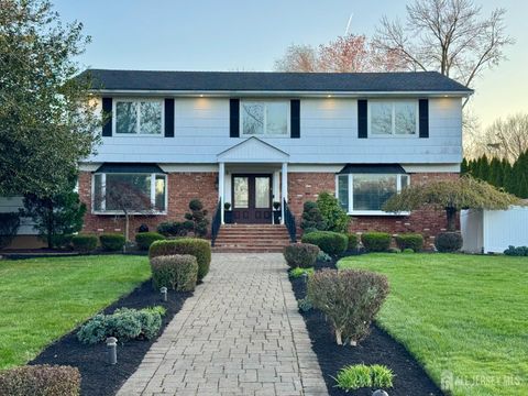 Homes For Sale - 3 Kelton Place<br/> Manalapan, NJ 07726