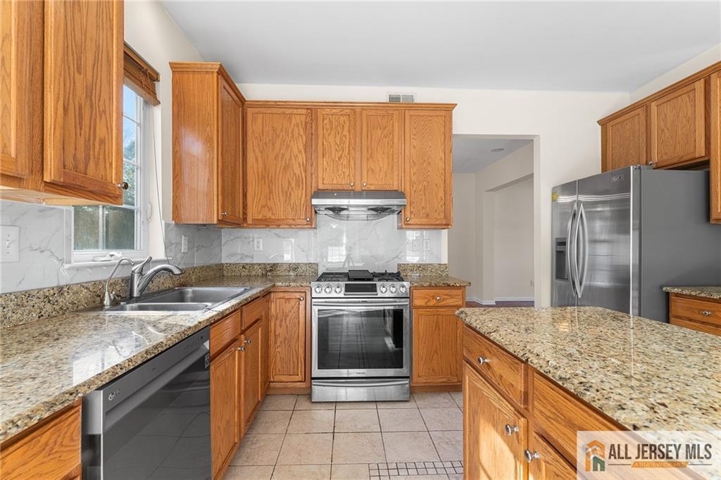 12 Hawk Court, East Brunswick, New Jersey image 14