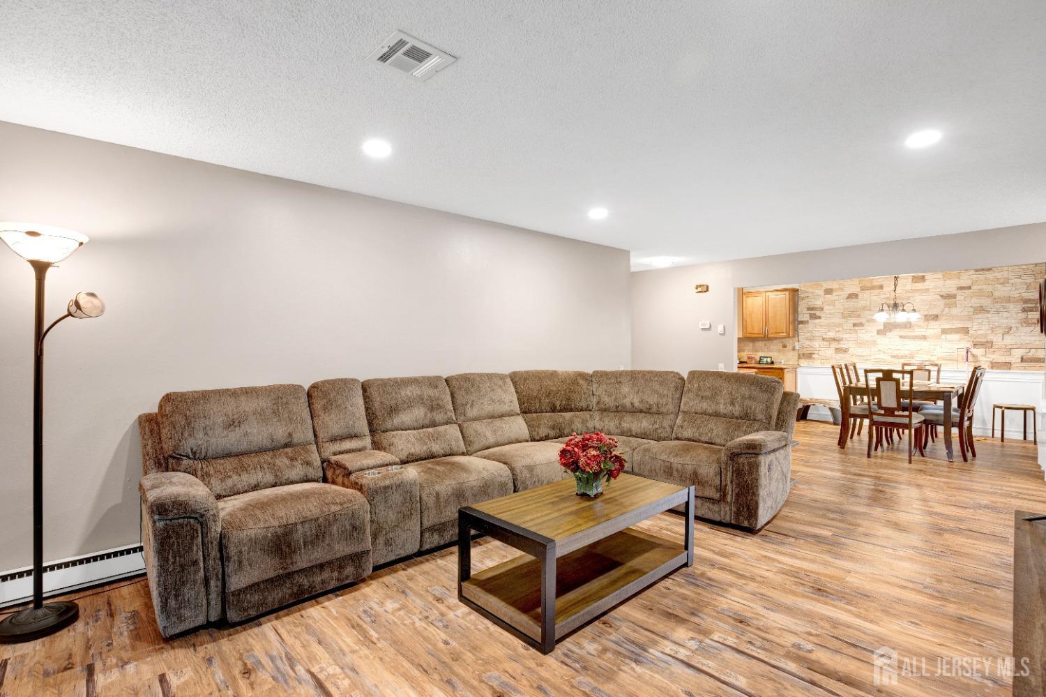 50 Juniper Plaza #B, Monroe Township, New Jersey image 25