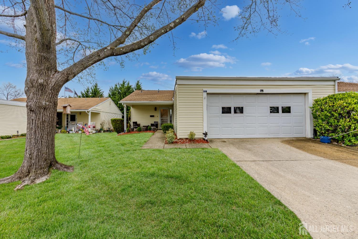 50 Juniper Plaza #B, Monroe Township, New Jersey image 1