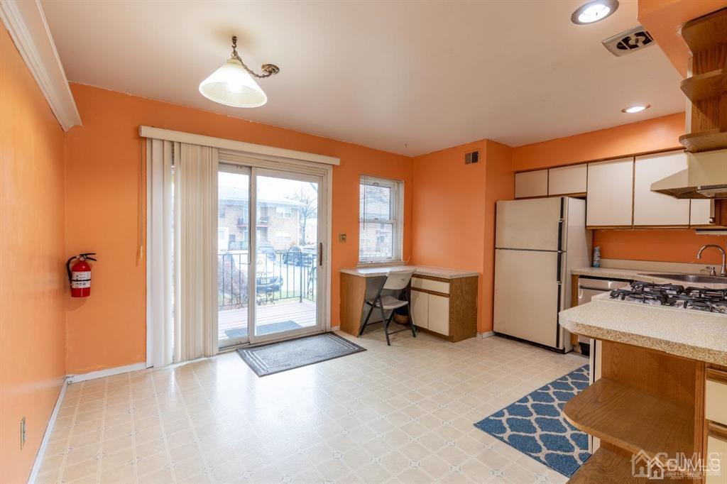 182 Evergreen Road #9A, Edison, New Jersey image 3