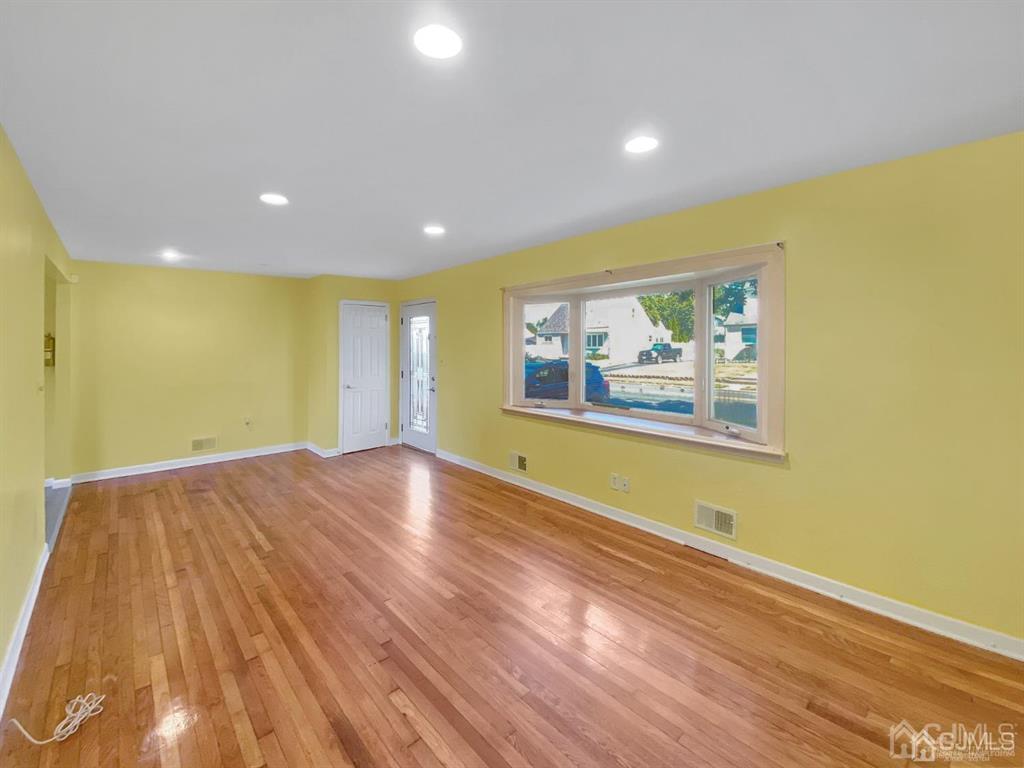 15 Race Track Road, East Brunswick, New Jersey image 6