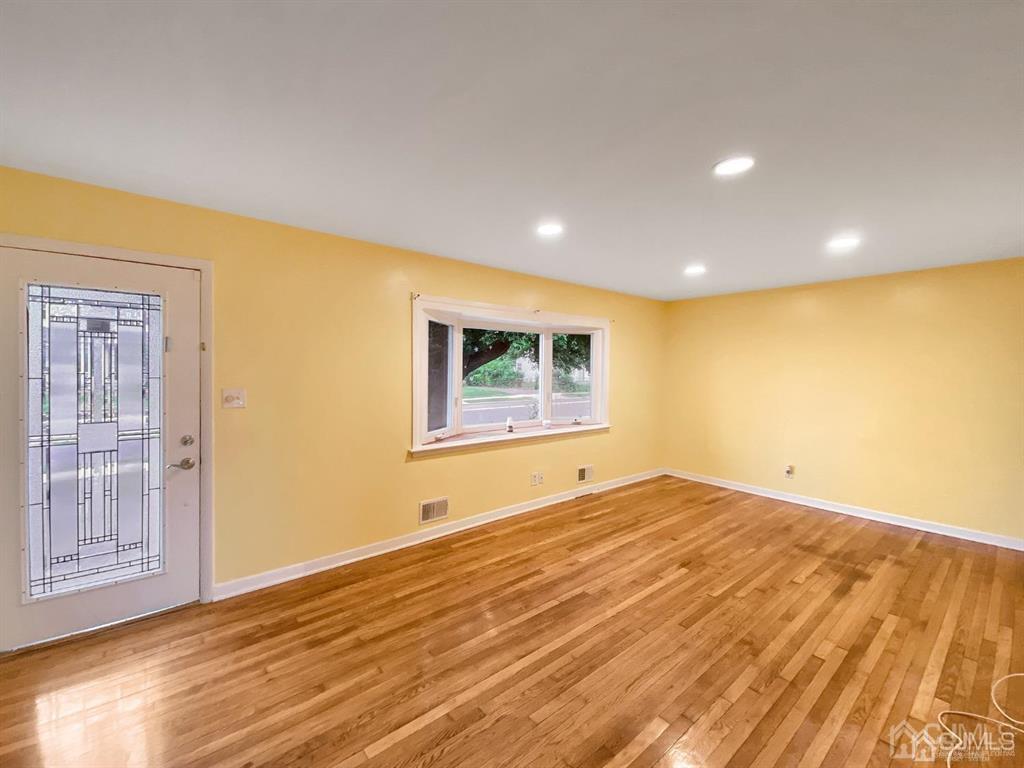 15 Race Track Road, East Brunswick, New Jersey image 2