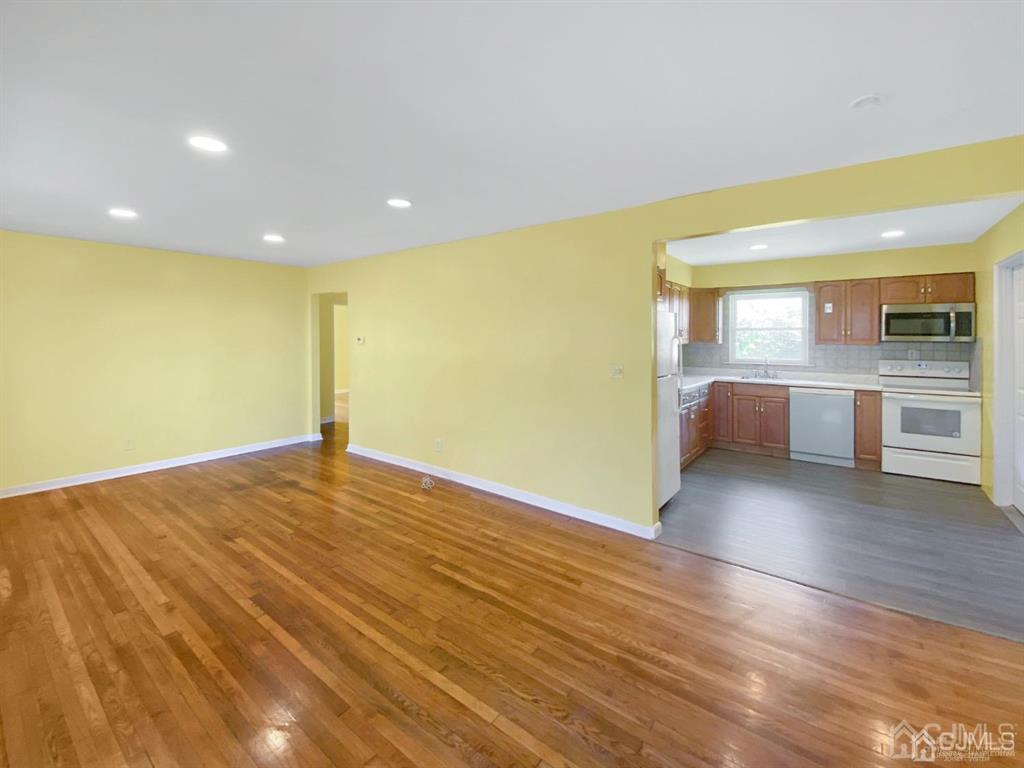 15 Race Track Road, East Brunswick, New Jersey image 5