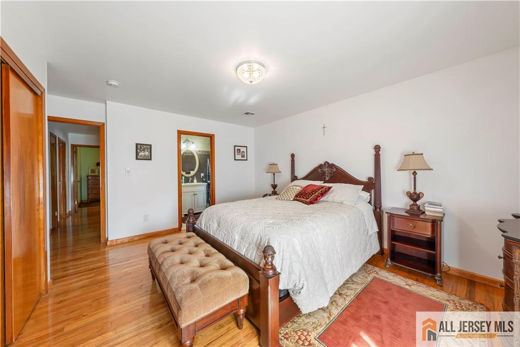 7 Madaline Drive, Edison, New Jersey image 16