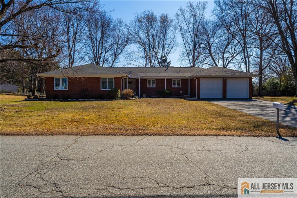 7 Madaline Drive, Edison, New Jersey image 1