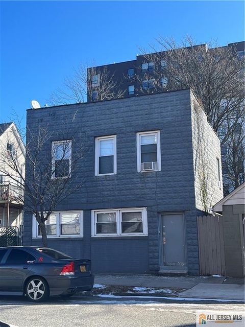 Multifamily For Sale - 70 Mine Street<br/> New Brunswick, NJ 08901