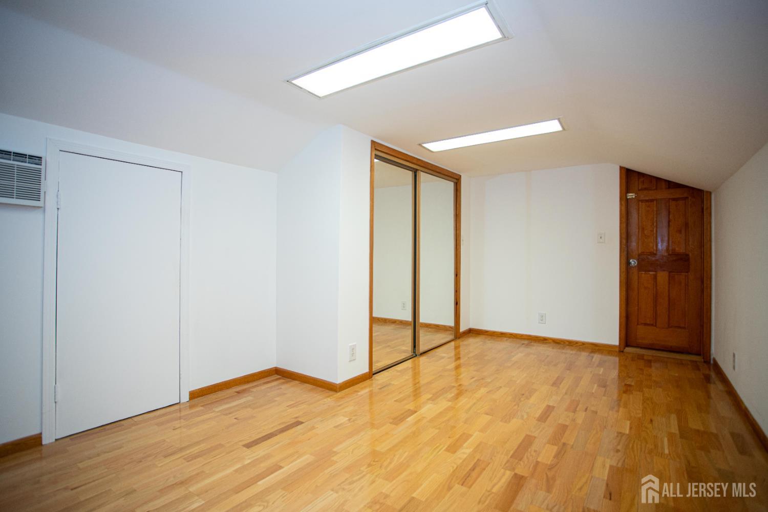 368 S Pine Avenue, Sayreville, New Jersey image 27
