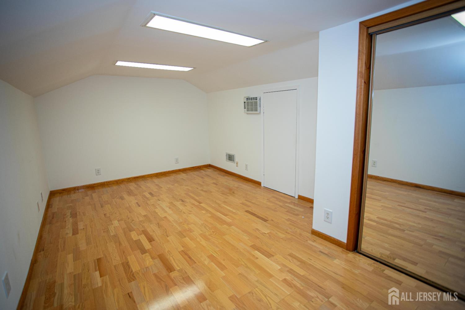 368 S Pine Avenue, Sayreville, New Jersey image 28
