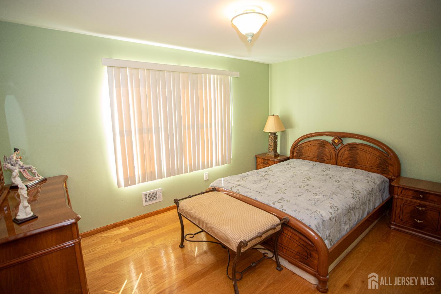 368 S Pine Avenue, Sayreville, New Jersey image 22