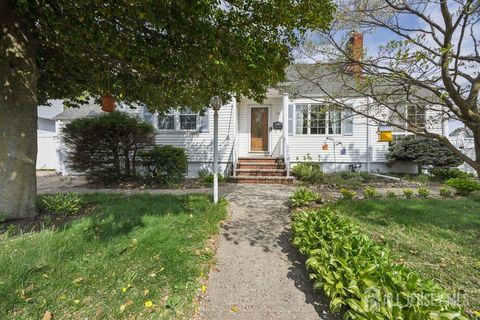 Homes For Sale - 190 Parker Street<br/> Middlesex County, Sayreville, NJ 08879
