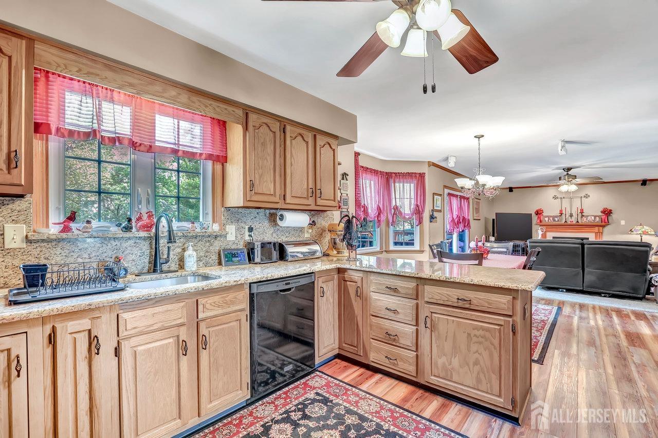 1427 Swan Lane, Harrison, New Jersey image 14