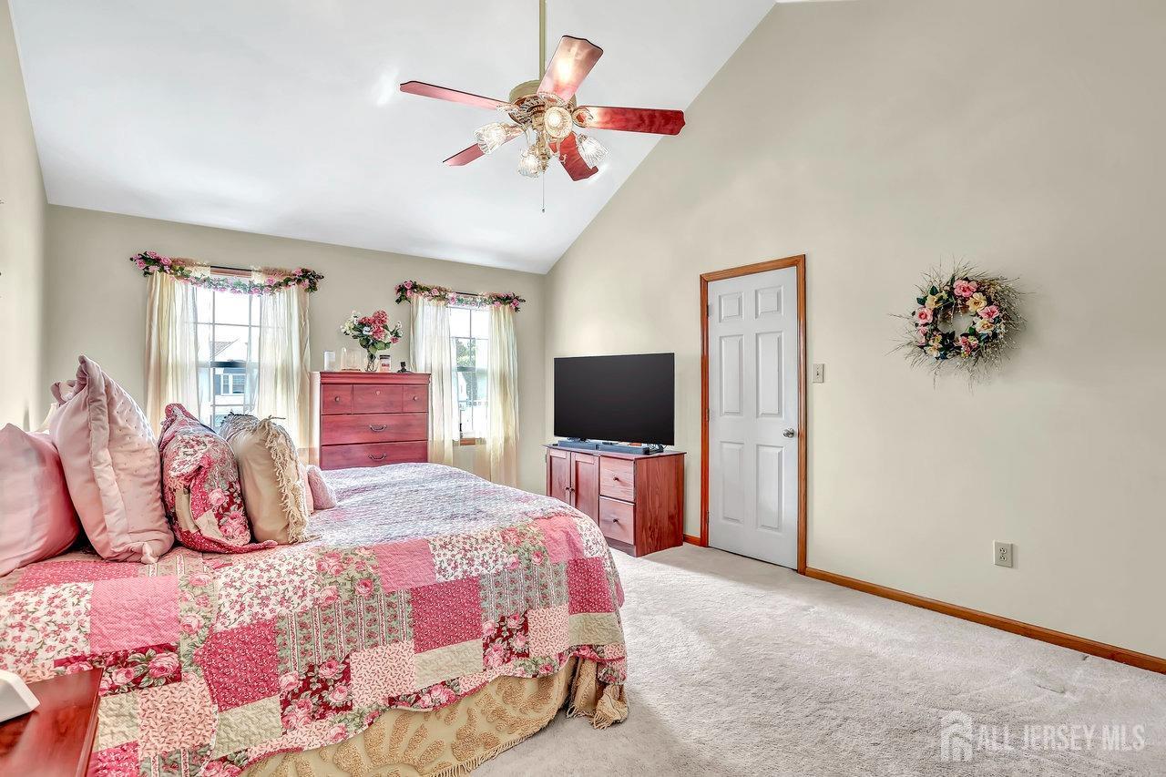 1427 Swan Lane, Harrison, New Jersey image 27