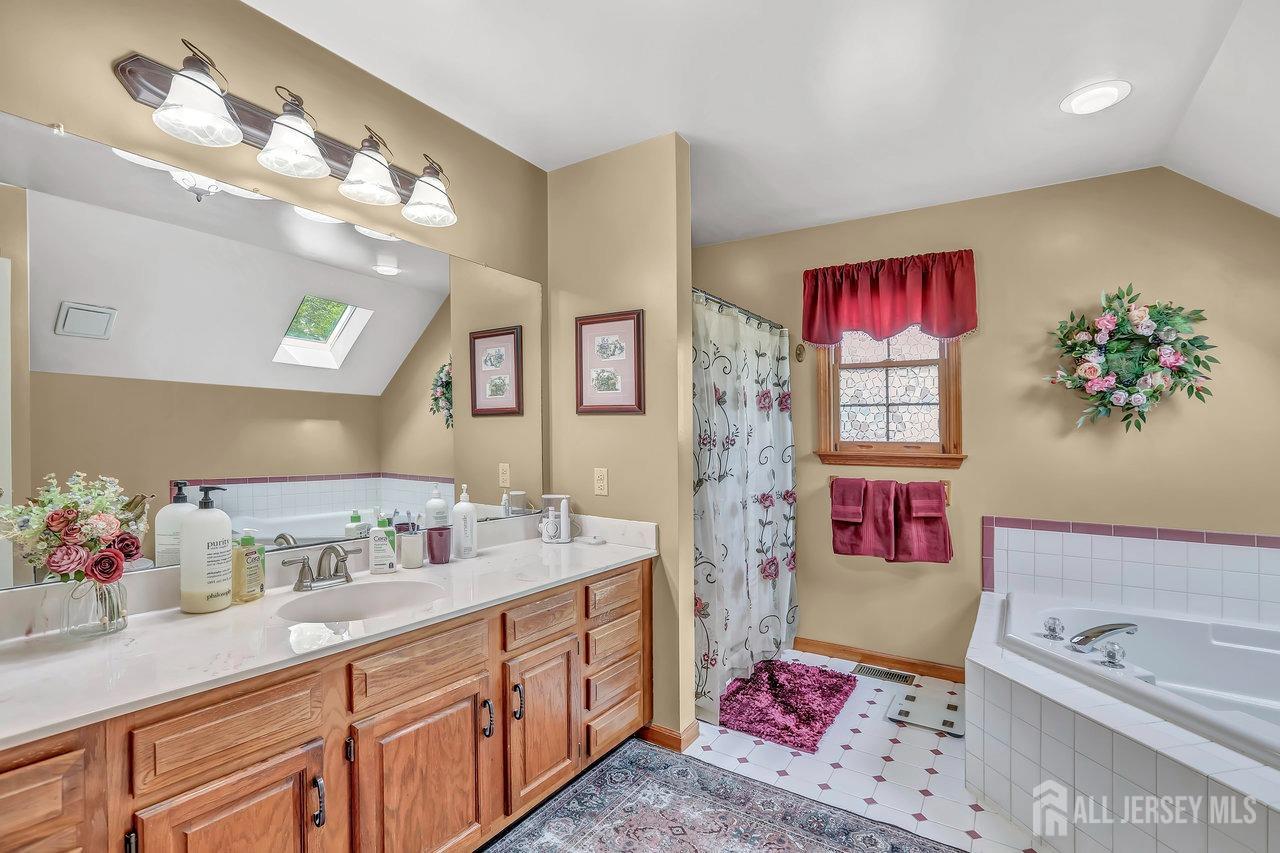 1427 Swan Lane, Harrison, New Jersey image 31