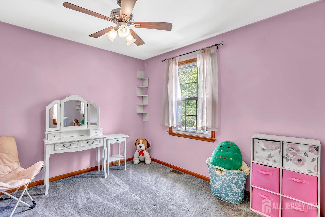 1427 Swan Lane, Harrison, New Jersey image 24