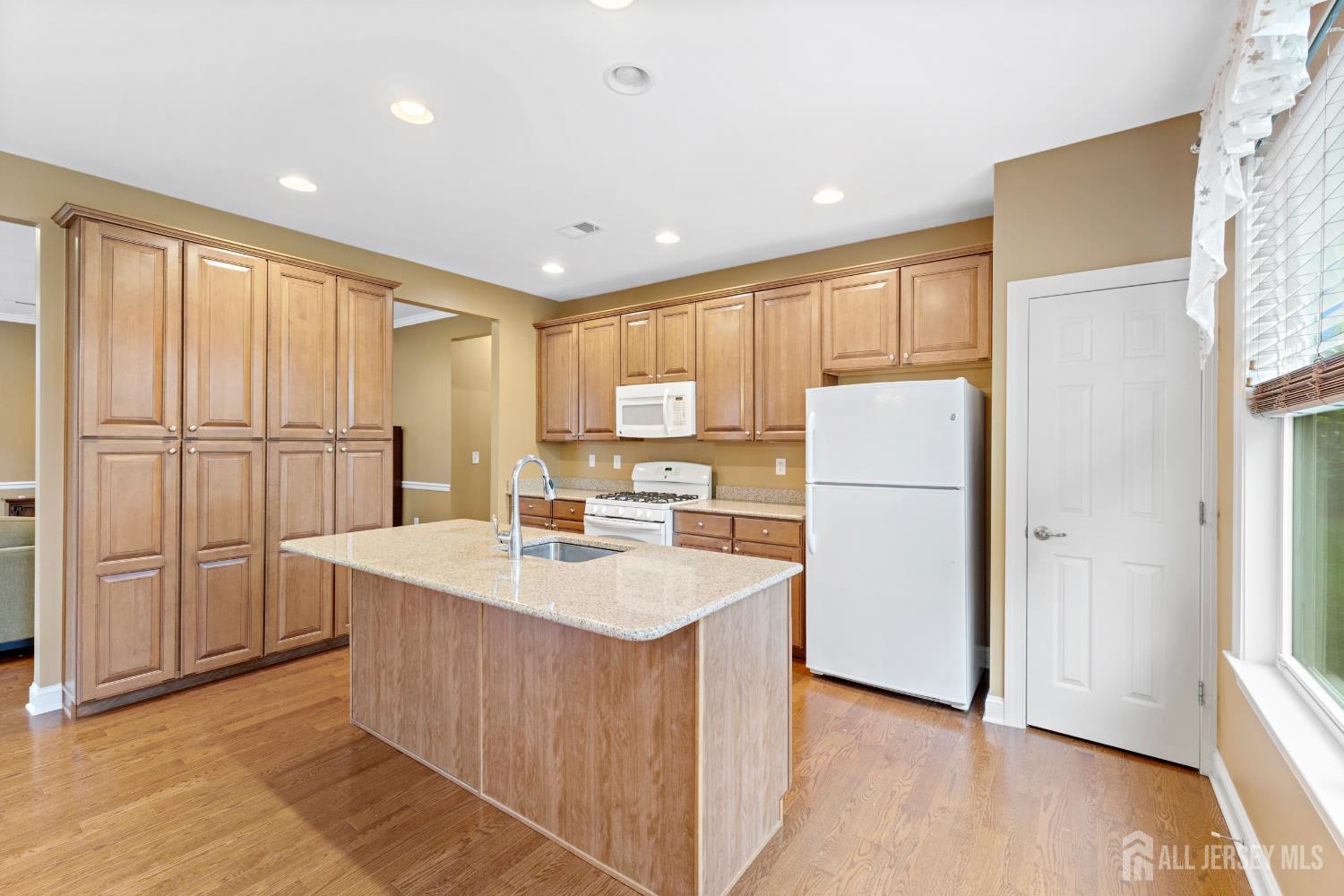 72 Wintergreen Drive, Manalapan, New Jersey image 13