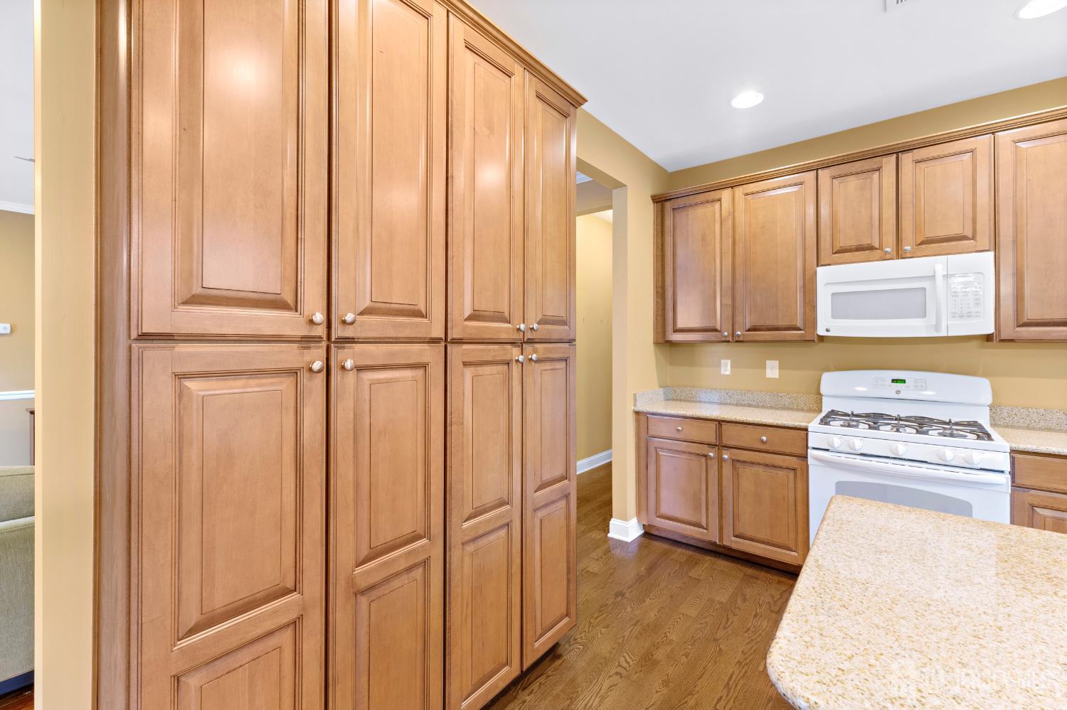 72 Wintergreen Drive, Manalapan, New Jersey image 14