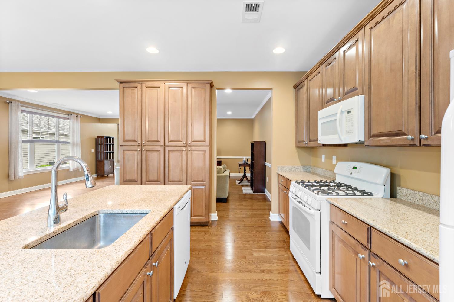72 Wintergreen Drive, Manalapan, New Jersey image 11