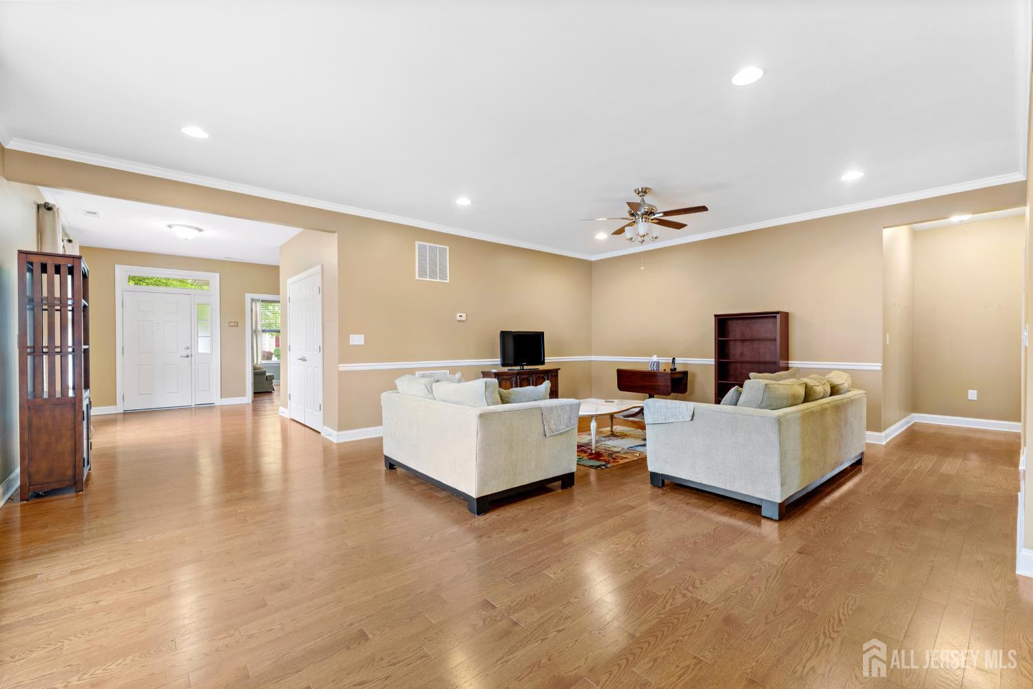 72 Wintergreen Drive, Manalapan, New Jersey image 6