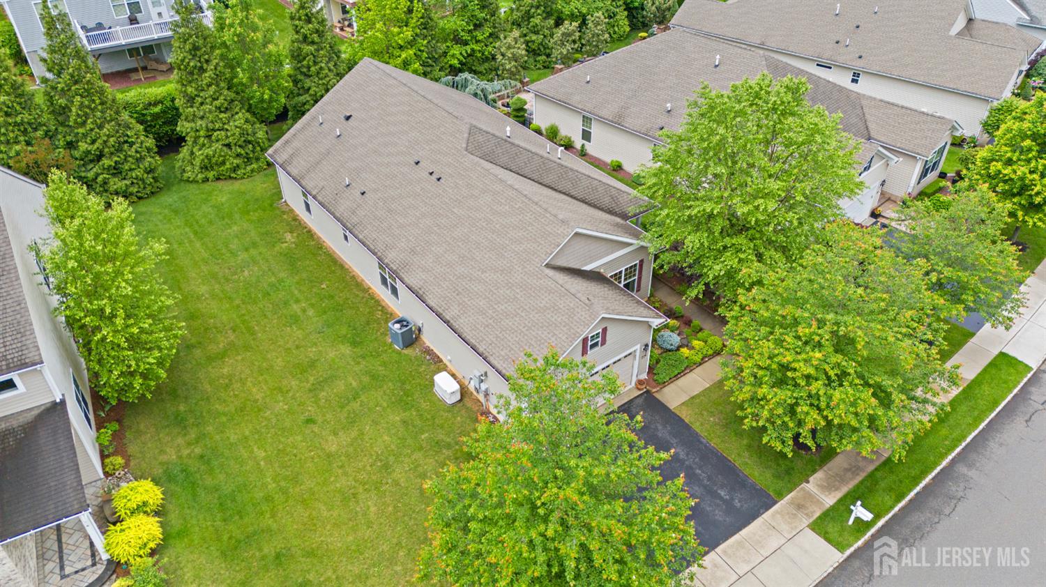 72 Wintergreen Drive, Manalapan, New Jersey image 43