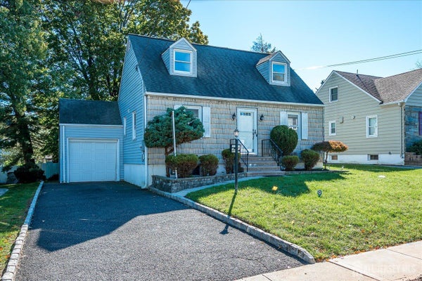 1071 LORRAINE AVE, UNION, NJ 07083 - Image f3d7dcfd09641461edd4a96d2376aaab/940656359