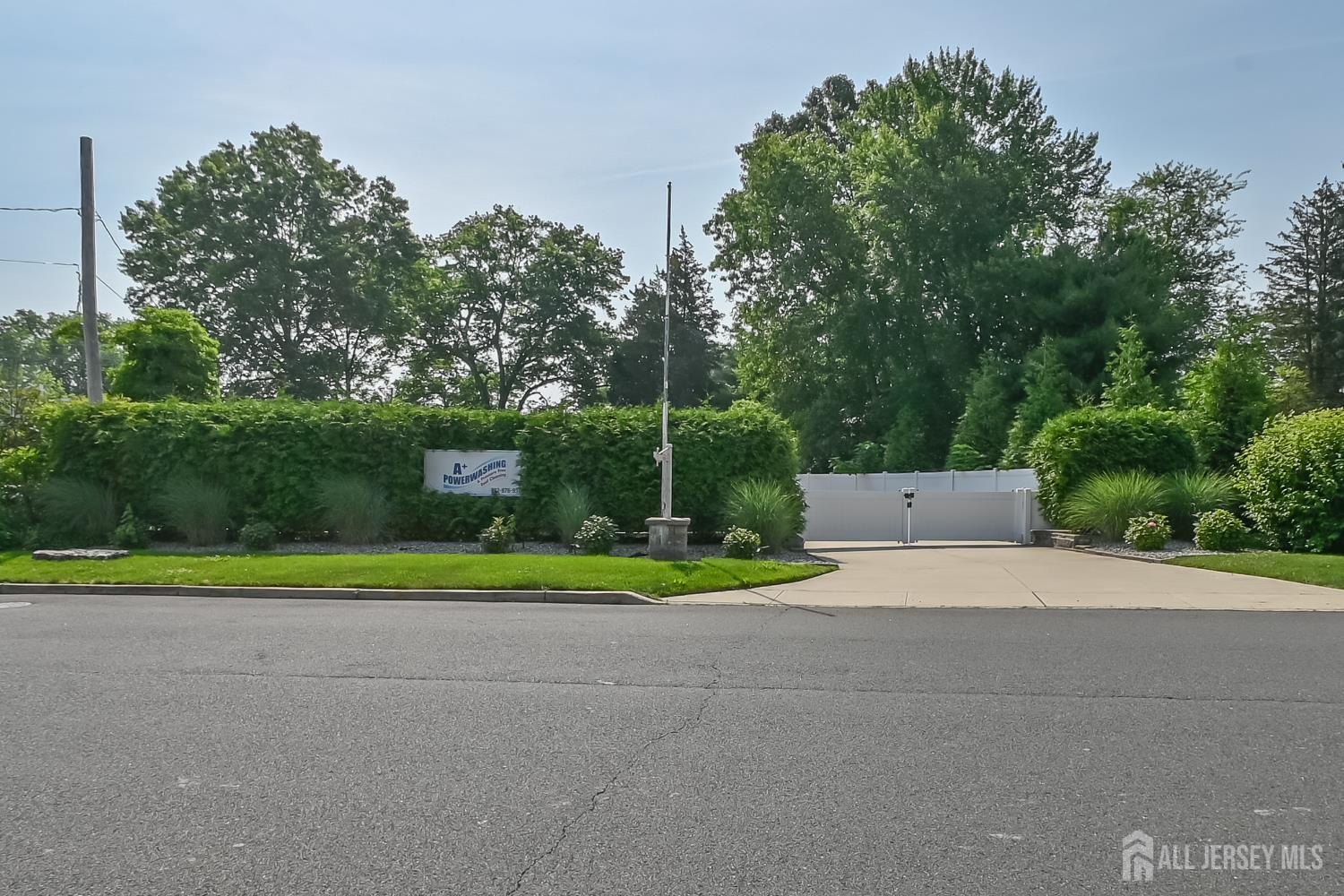 33 Bordentown Turnpike