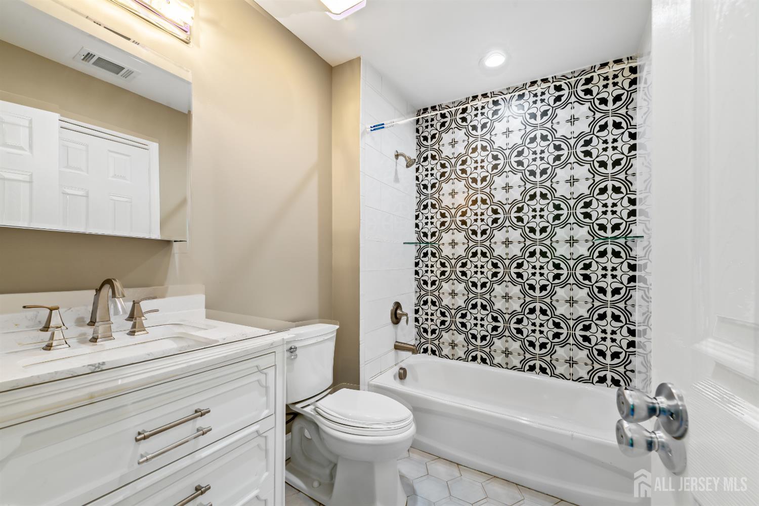 1018 Schmidt Lane, North Brunswick, New Jersey image 16