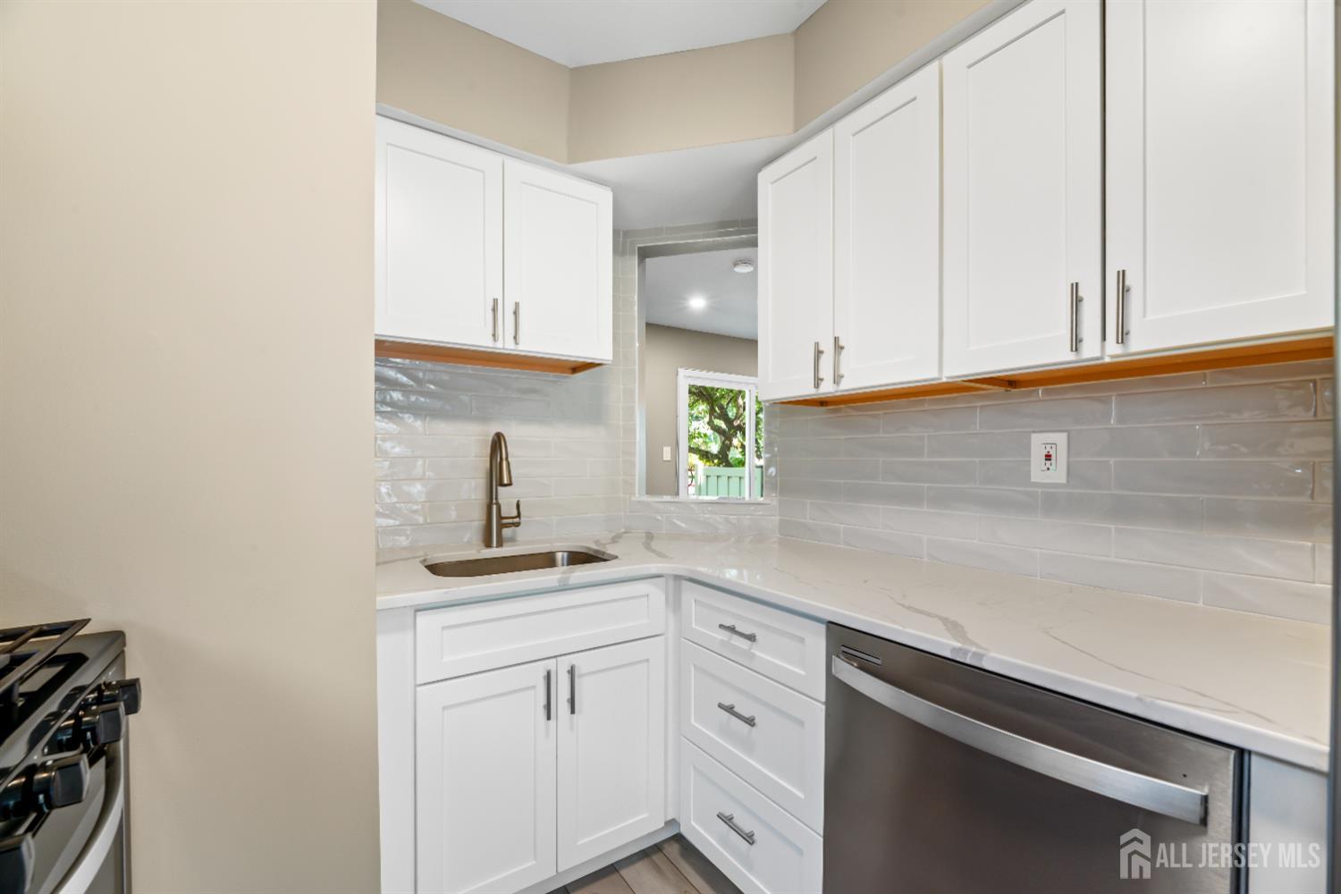 1018 Schmidt Lane, North Brunswick, New Jersey image 11