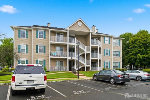 Condo For Sale - 102 Albury Way<br/> North Brunswick, NJ 08902