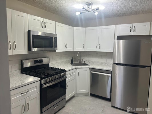 41 BRIGHTON WAY, NORTH BRUNSWICK, NJ 08902 - Image f5dfc5af0b2cc8161b45bda8e8d48e9a/799163472