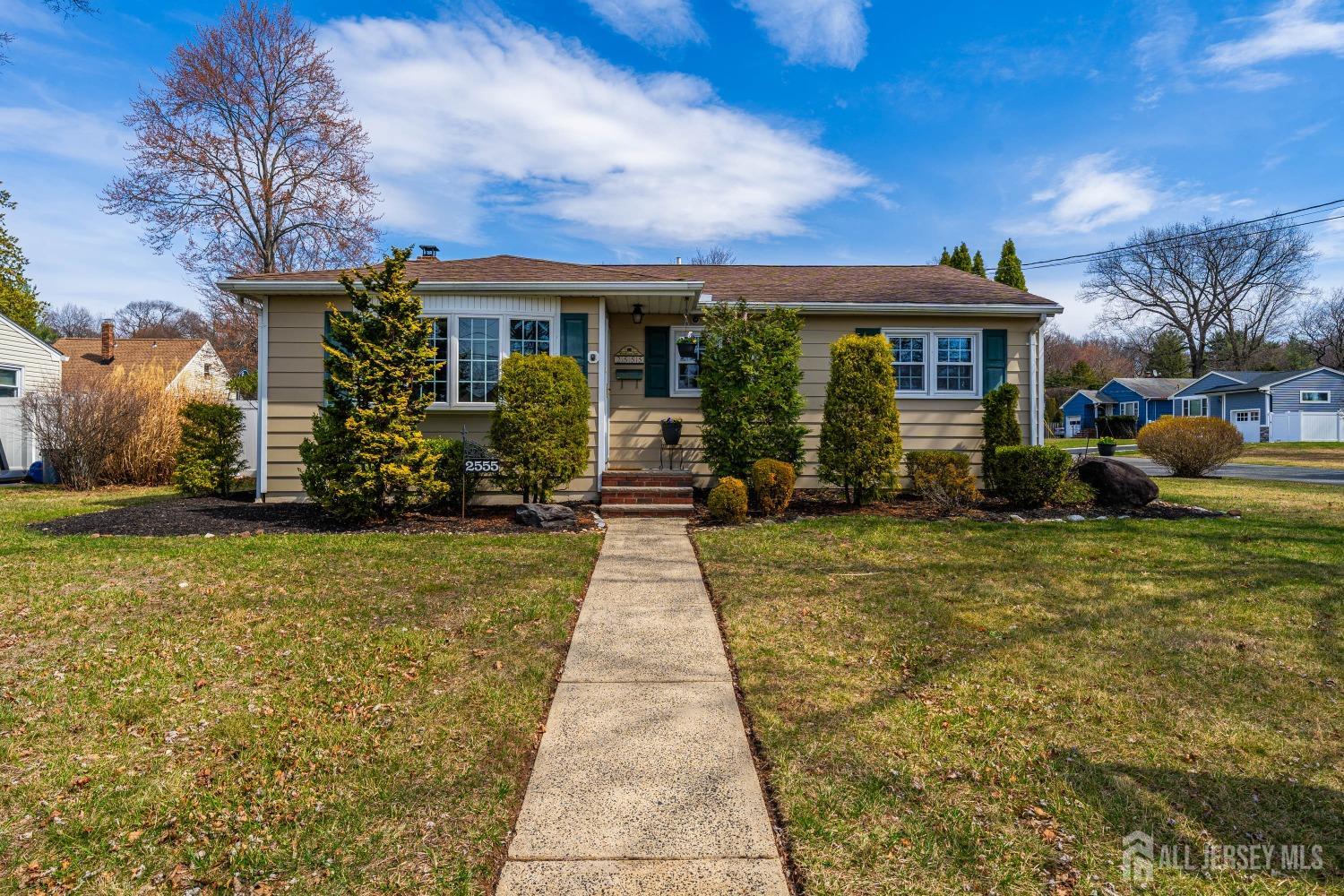 2555 Linden Avenue, South Plainfield, New Jersey image 1