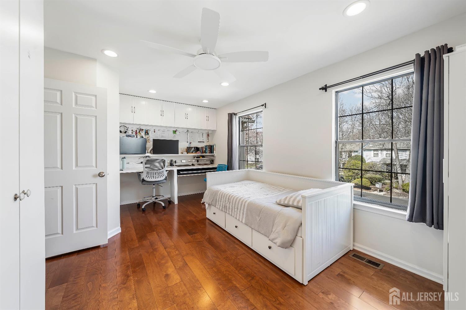 3504 N Cricket Circle, Edison, New Jersey image 1