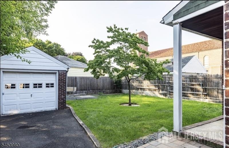 127 Hussa Street